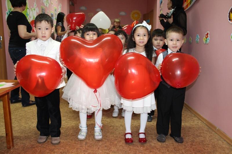 "Ана - гүл, Ана - жыр, Ана - өмір шуағы" мерекелік ертеңгілі