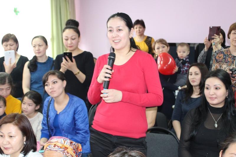"Ана - гүл, Ана - жыр, Ана - өмір шуағы" мерекелік ертеңгілі