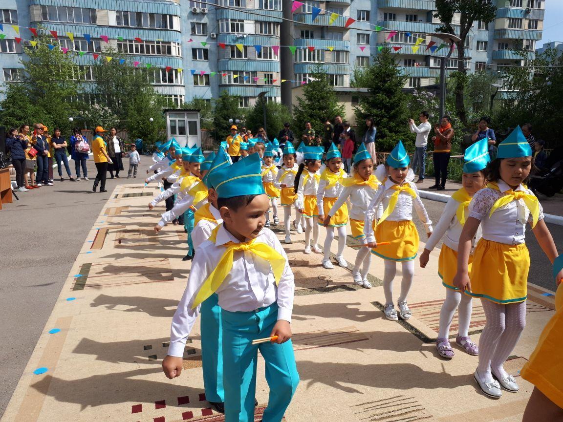 МКҚК № 162 бөбекжай-балабақшасында 7 мамыр - Отан қорғаушылар күніне орай "Біз - Отанның болашақ сарбаздары" атты мерекелік спортық іс-шарасы өткізілд